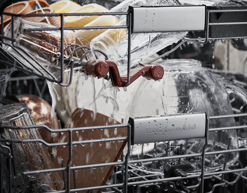 Water spraying on third rack of KitchenAid® FreeFlex™ Third Rack Dishwasher